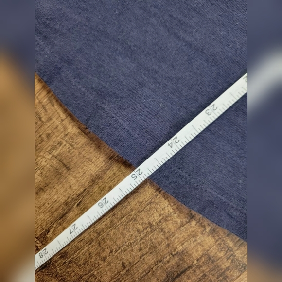 FREE W BUNDLE Gap scoop neck t-shirt - Picture 7 of 8